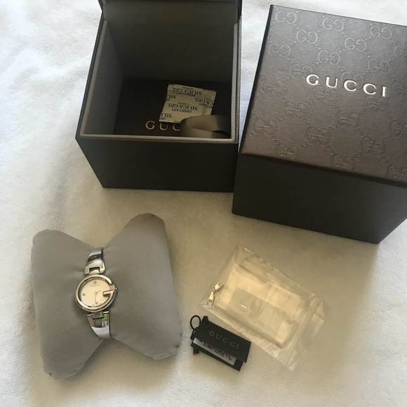 **SOLD** Authentic Gucci watch - Picture 3 of 4